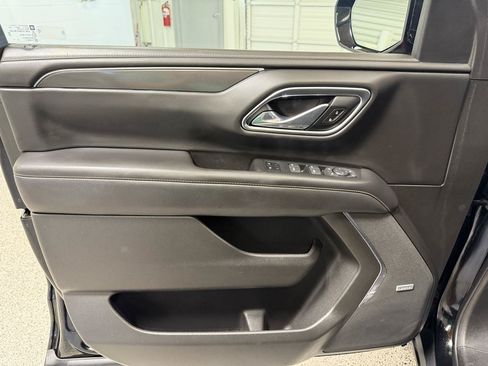Used 2021 GMC Yukon XL AT4 w/ AT4 Premium Plus Package AWD/4WD image 13