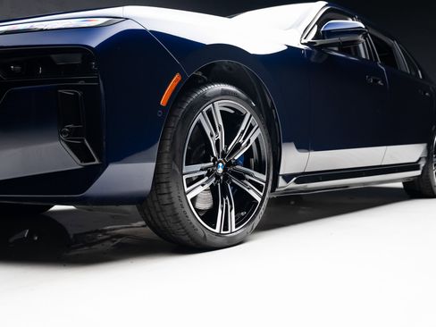 Used 2023 BMW i7 xDrive60 image 74