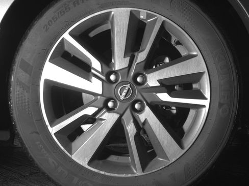 Used 2025 Nissan Versa SV image 13