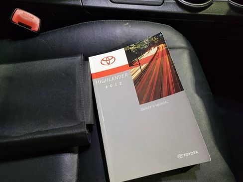 Used 2012 Toyota Highlander 4WD image 56