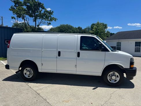 Used 2020 Chevrolet Express 2500 w/ Driver Convenience Package RWD image 8