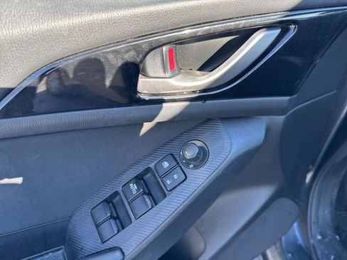 Used 2016 MAZDA MAZDA3 i Sport w/ Preferred Equipment Package image 12