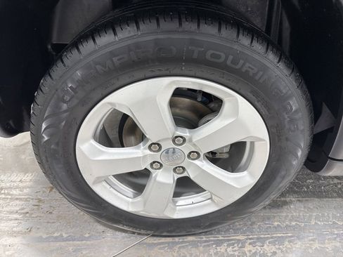 Certified 2019 Jeep Compass Latitude image 8