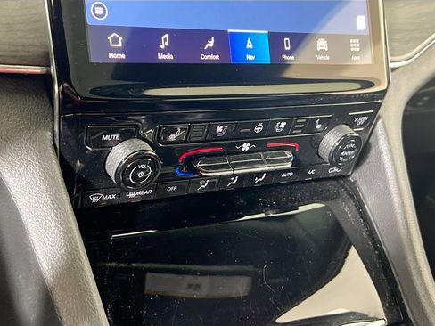 Used 2023 Jeep Grand Cherokee Overland w/ Adv Protech Group III image 16