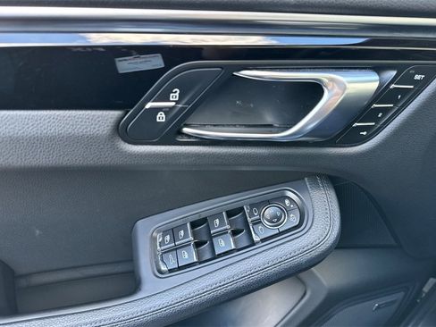 Used 2020 Porsche Macan image 14