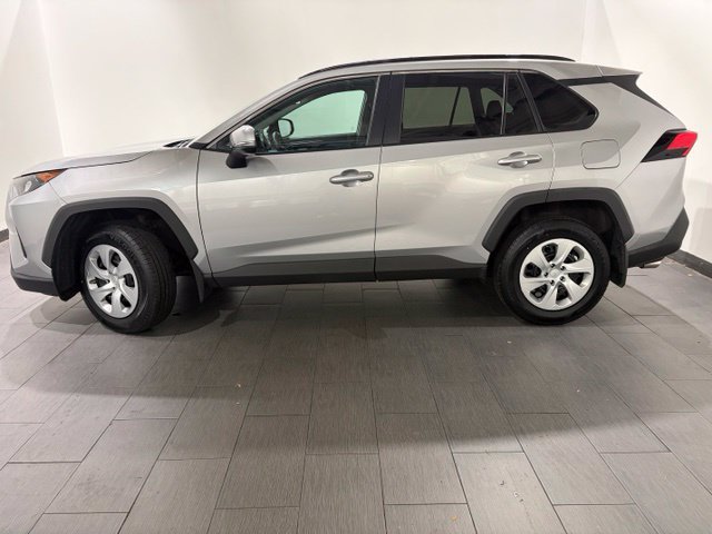 Used 2019 Toyota RAV4 LE w/ Carpet Mat Package FWD image 2