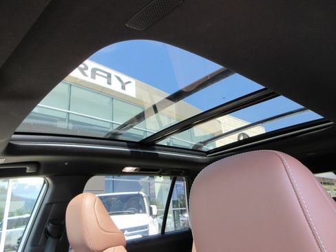 Used 2024 Toyota Grand Highlander AWD Hybrid image 18
