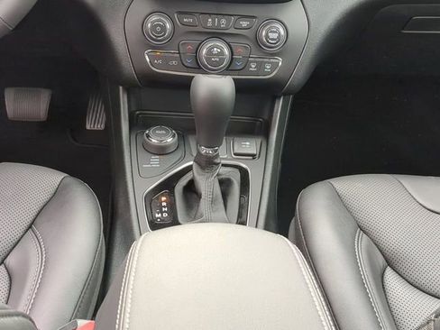 New 2023 Jeep Cherokee Altitude Lux image 20