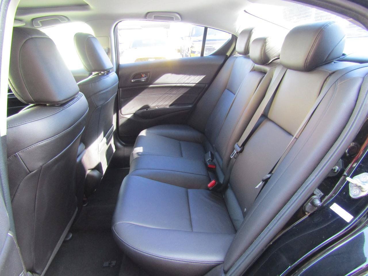 Used 2016 Acura ILX FWD image 8