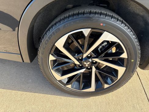 Used 2024 Mitsubishi Outlander SE image 12