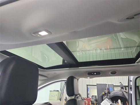 Used 2024 Chrysler Pacifica Limited image 22