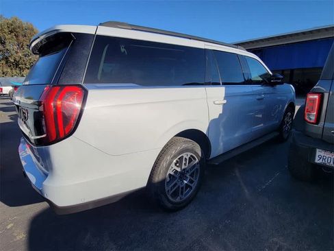 Used 2025 Ford Expedition Max Active image 9