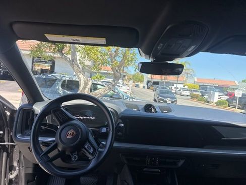 Used 2024 Porsche Cayenne Coupe image 14