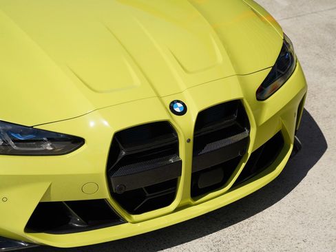 Used 2021 BMW M4 Competition w/ M Carbon Exterior Package RWD image 3