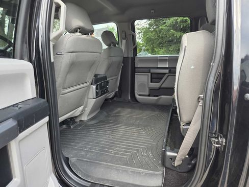 Used 2018 Ford F150 XLT w/ Equipment Group 302A Luxury AWD/4WD image 10