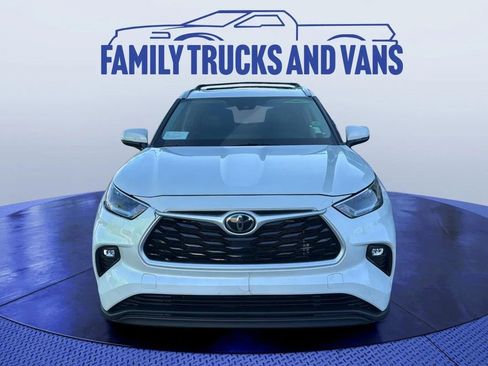 Used 2021 Toyota Highlander XLE image 8