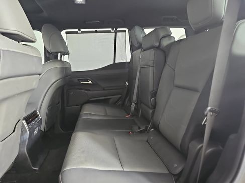 Used 2024 Lexus GX 550 w/ Cold Area Package AWD/4WD image 14