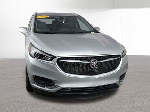 Used 2020 Buick Enclave Essence w/ Sport Touring Edition FWD image 3