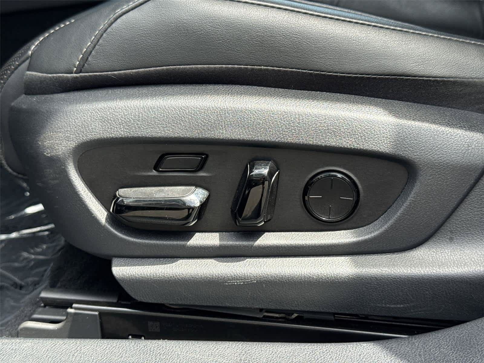Used 2025 Lexus ES 300h w/ Accessory Package (Z1) FWD image 24