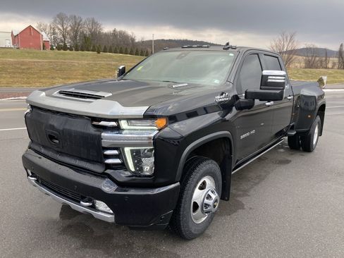 Used 2022 Chevrolet Silverado 3500 High Country w/ Snow Plow Prep/Camper Package image 3