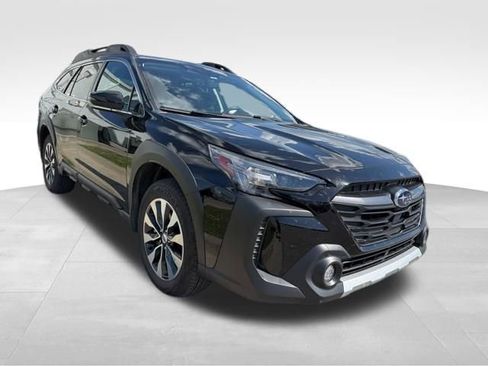 Used 2025 Subaru Outback Limited image 3