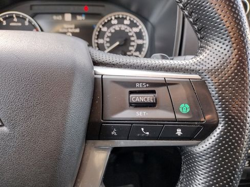 Used 2024 Mitsubishi Outlander SE image 25