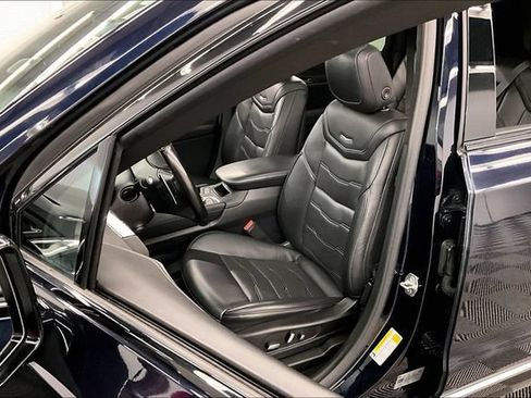Used 2022 Cadillac XT6 Sport w/ Platinum Package AWD/4WD image 24