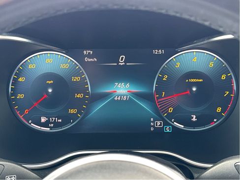 Used 2022 Mercedes-Benz GLC 300 4MATIC w/ AMG Line image 17