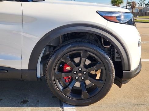 Used 2022 Ford Explorer ST w/ Equipment Group 401A image 8