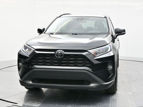 Used 2020 Toyota RAV4 XLE image 2