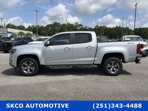 Used 2020 Chevrolet Colorado Z71 RWD image 2