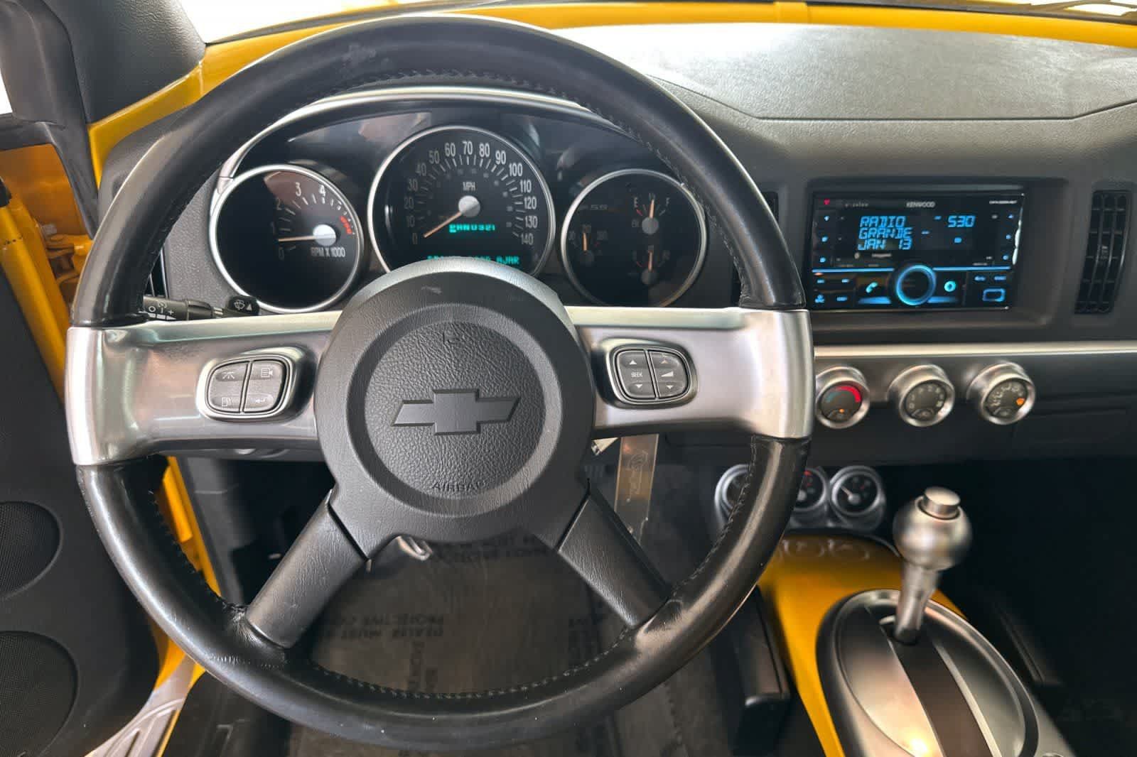Used 2004 Chevrolet SSR w/ Preferred Equipment Group RWD image 14