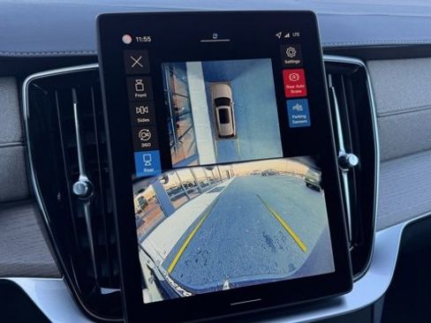 New 2026 Volvo XC90 B6 Plus image 17