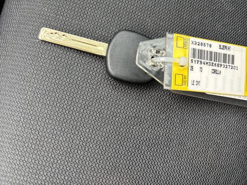 Used 2025 Toyota Corolla LE FWD image 36