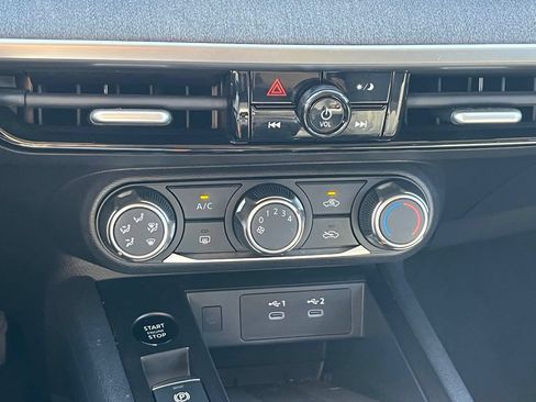 Used 2025 Nissan Kicks SV FWD image 24