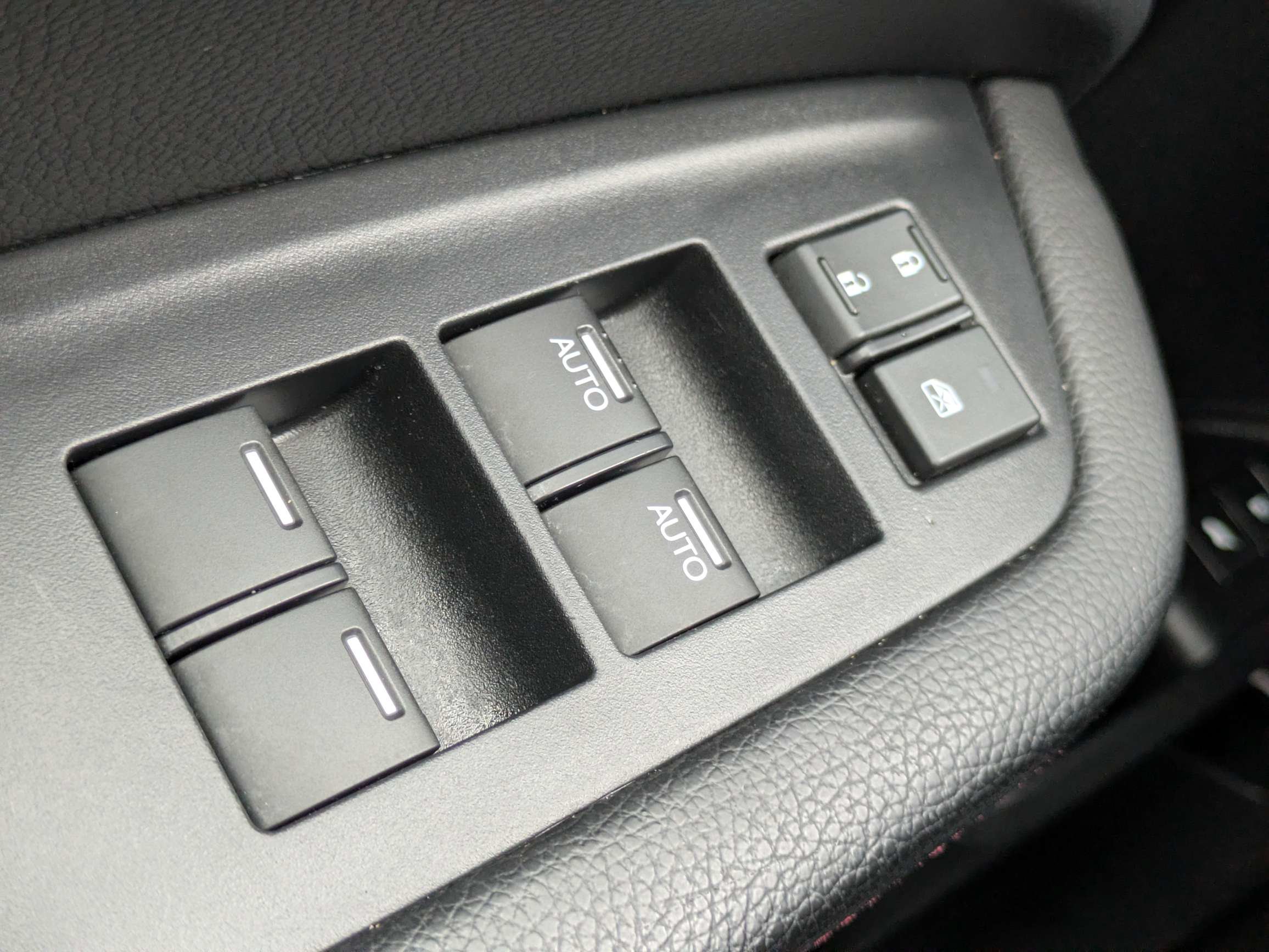 Used 2021 Honda Pilot Black Edition image 16