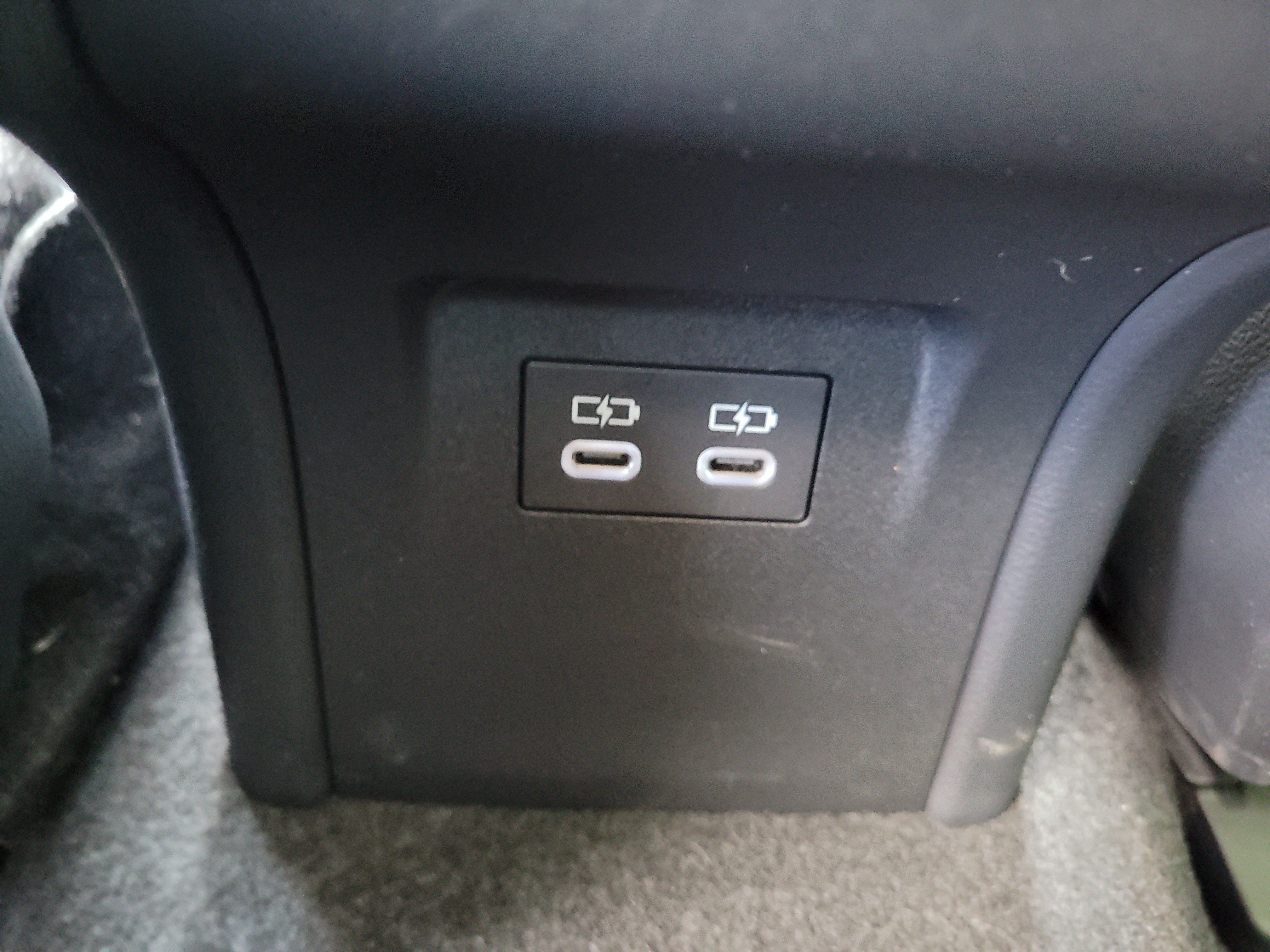Used 2026 Toyota Prius LE FWD image 15
