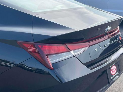 Used 2023 Hyundai Elantra SEL w/ Convenience Package FWD image 11