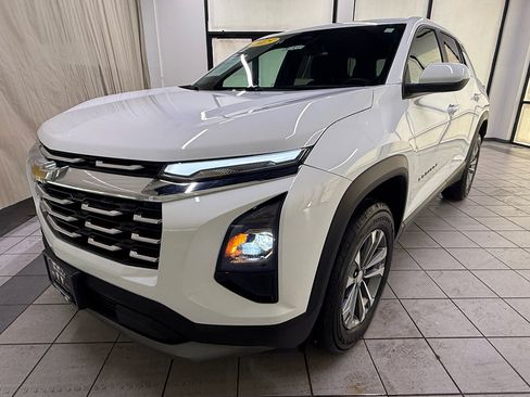 Used 2025 Chevrolet Equinox LT FWD image 10