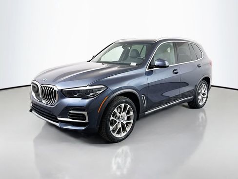 Used 2022 BMW X5 xDrive40i w/ Premium Package image 3