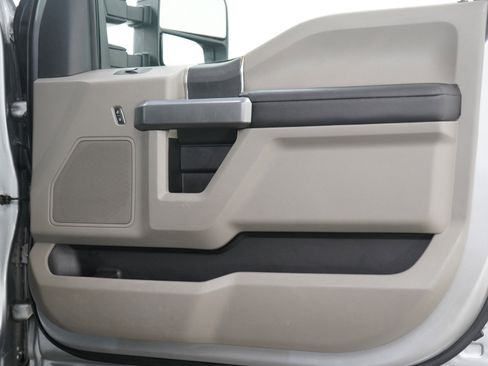 Used 2022 Ford F250 XLT image 9