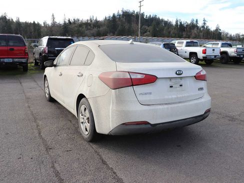 Used 2016 Kia Forte LX image 7