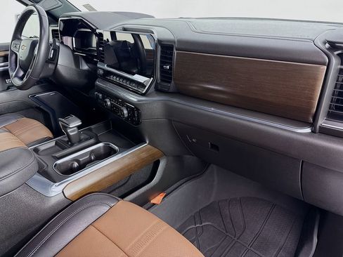 Used 2024 Chevrolet Silverado 1500 High Country w/ Technology Package image 30