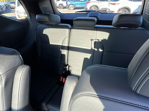 New 2026 Chevrolet Traverse LT w/ Sun and Wheel Package image 19