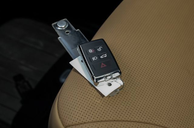New 2026 Land Rover Discovery Limited Edition AWD/4WD image 73