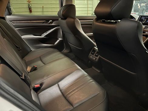 Used 2021 Honda Accord Touring image 30