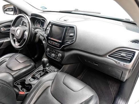Used 2019 Jeep Cherokee Limited w/ Luxury Group AWD/4WD image 13