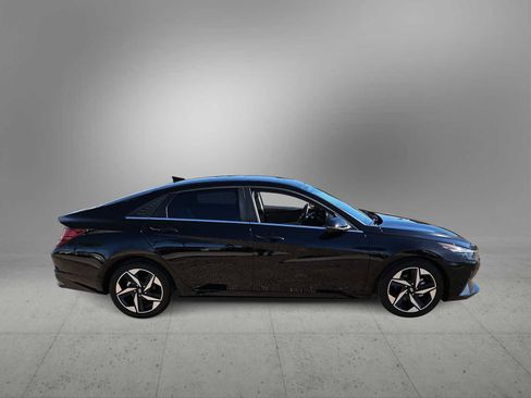 Certified 2022 Hyundai Elantra Limited w/ Cargo Package image 9