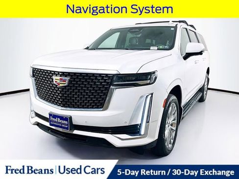 Used 2023 Cadillac Escalade ESV Premium Luxury AWD/4WD image 4