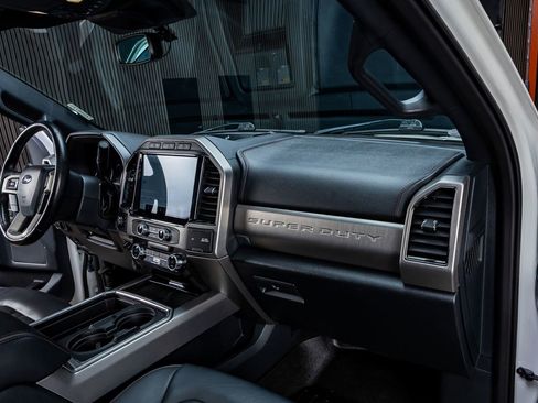 Used 2022 Ford F450 Platinum w/ FX4 Off-Road Package AWD/4WD image 17